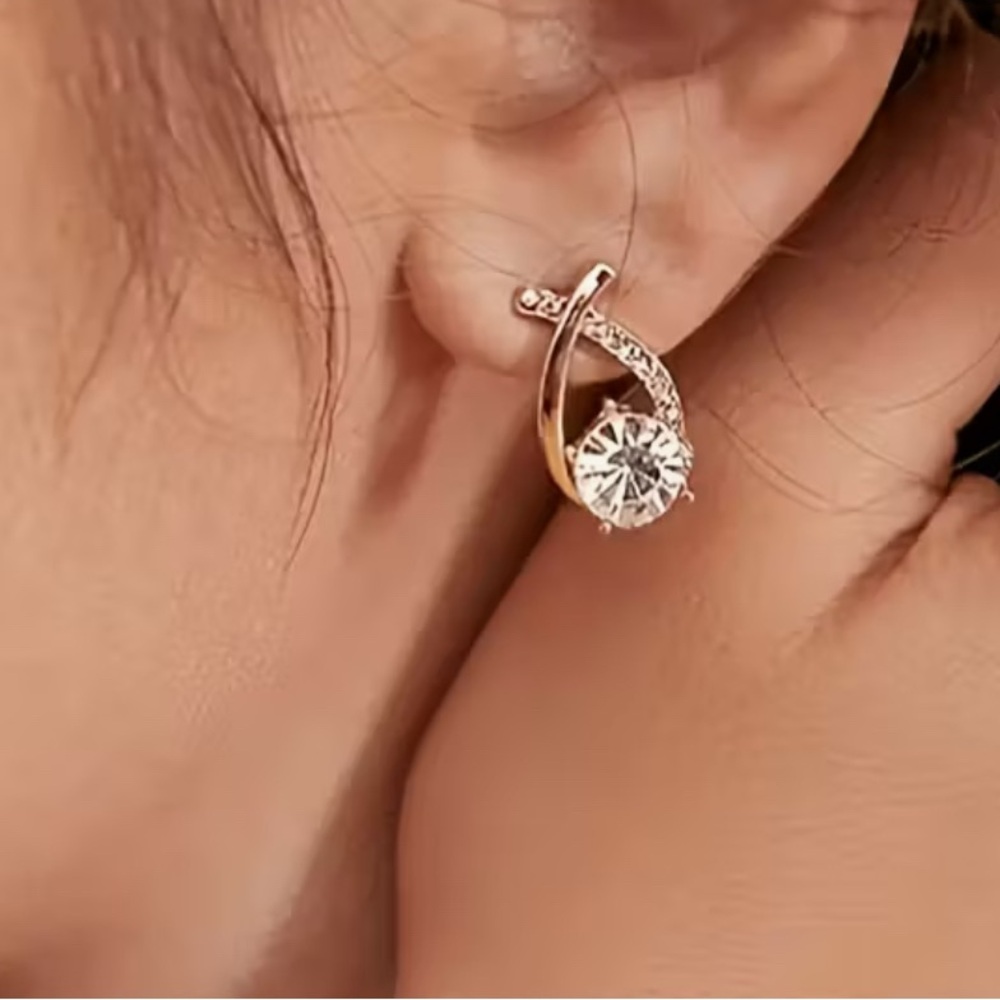 Elegant Twisted Teardrop Earrings with Sparkling Cubic Zirconia- NIP - Picture 3 of 11